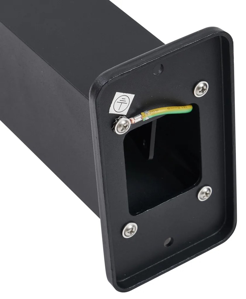 Moderná vonkajšia stojaca lampa čierna 65 cm so zásuvkou IP44 - Baleno