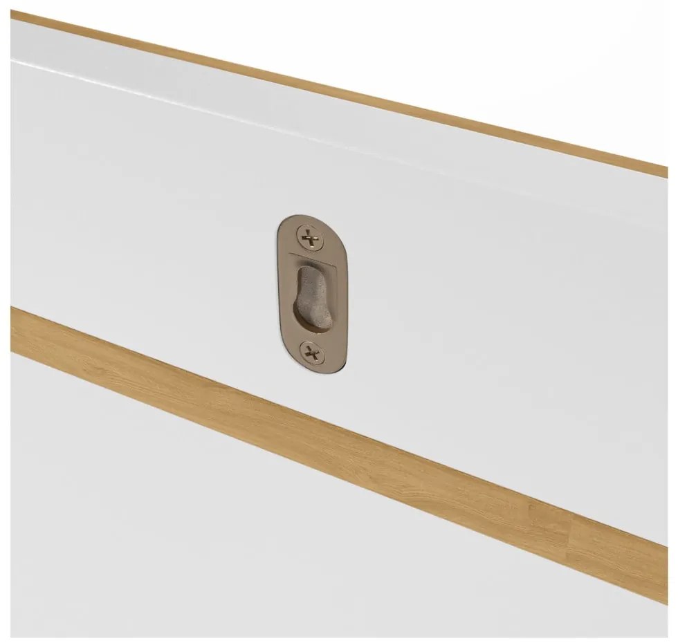 Police v dubovom dekore Kave Home Abilen