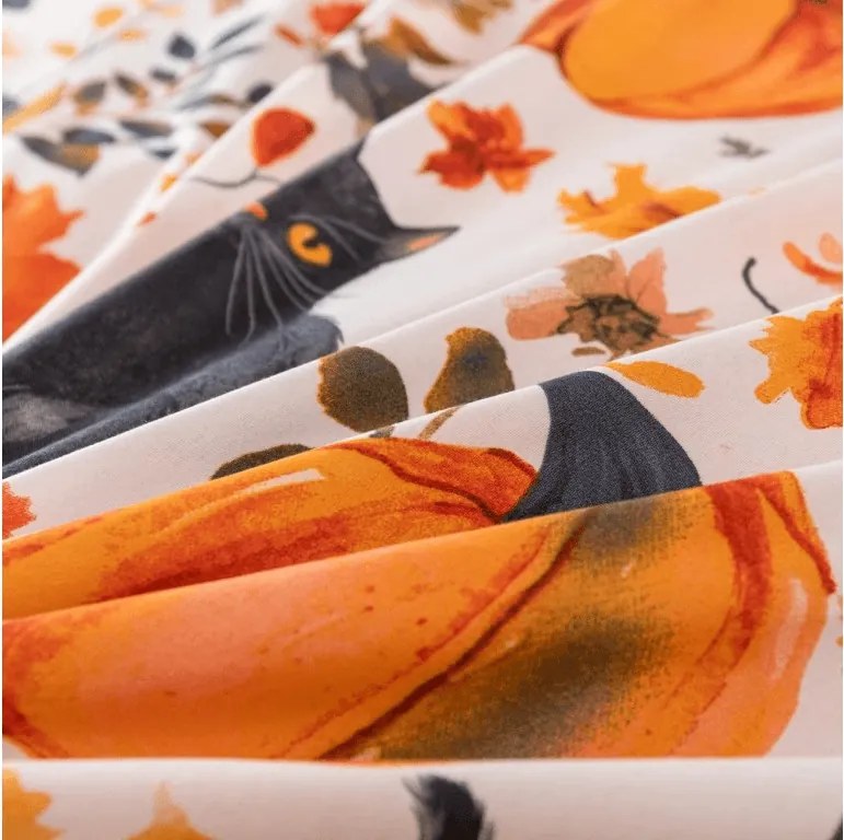Obliečky z mikrovlákna CATS AND PUMPKINS farebné Rozmer obliečky: 2 ks 70 x 90 cm | 200 x 220 cm