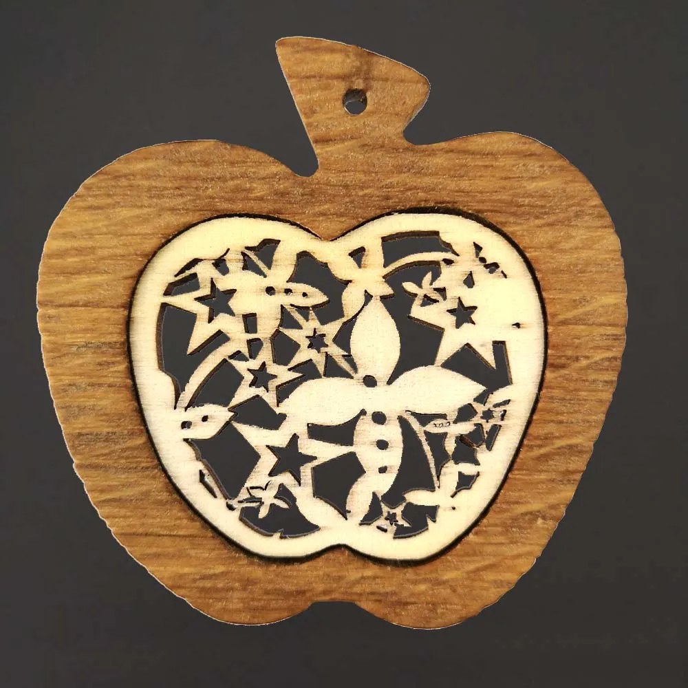 AMADEA Drevená ozdoba z masívu s vkladom - jablko s ornamentom 7 cm