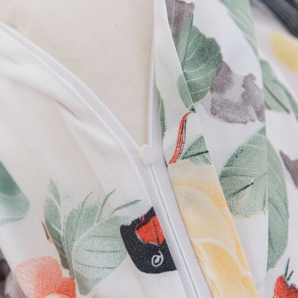 Obliečky z mikrovlákna ORANGE FLOWERS biele Rozmer obliečky: 2 ks 70 x 80 cm | 160 x 200 cm