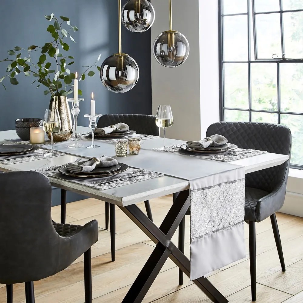 Behúň na stôl z mikrosaténu 33x180 cm Deco Sequin – Catherine Lansfield