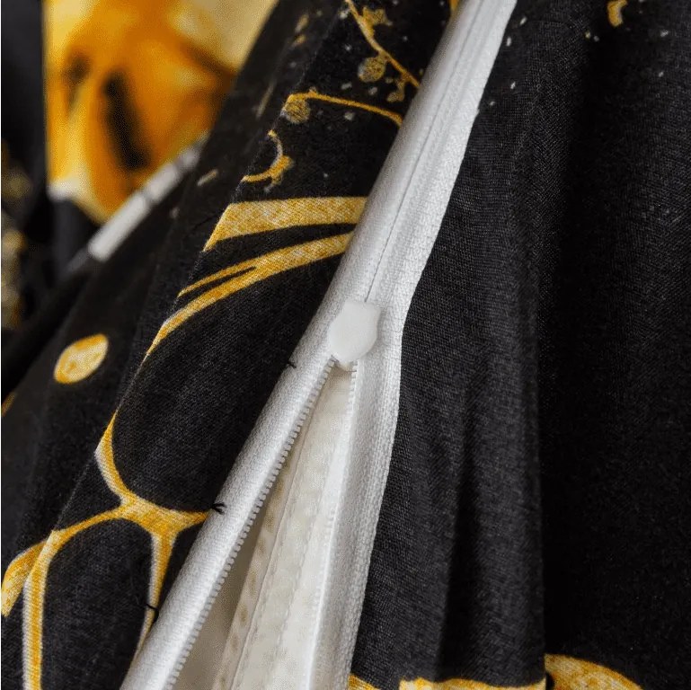 Obliečky z mikrovlákna GOLD BUTTERFLY čierne Rozmer obliečky: 70 x 90 cm | 140 x 200 cm