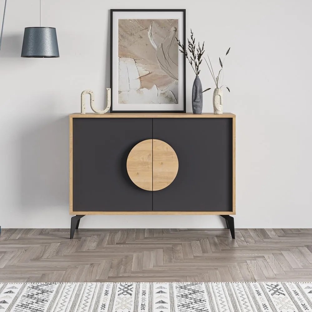 Nízka komoda v dekore duba v čierno-prírodnej farbe 110x82 cm Vae – Marckeric