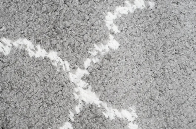 Huňatý šedý vzorovaný behúň Šírka: 100 cm | Dĺžka: 200 cm