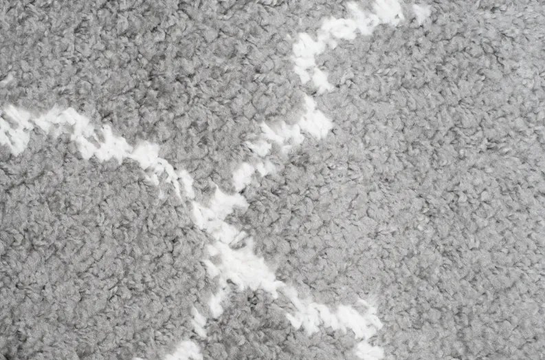 Huňatý šedý vzorovaný behúň Šírka: 80 cm | Dĺžka: 300 cm