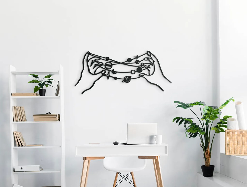 drevko Drevená nálepka Planéty v rukách Rozmer obrazu: 20 x 44,5 cm, Farba dekorácie: Čierna