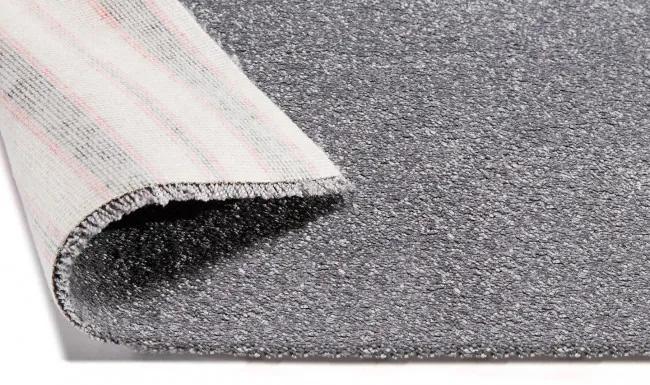 Metrážny koberec ATTICUS INVICTUS sivý