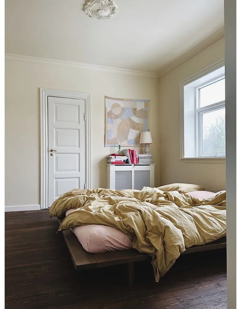 Hnedá dvojlôžková posteľ z borovicového dreva s roštom 140x200 cm Japan – Karup Design