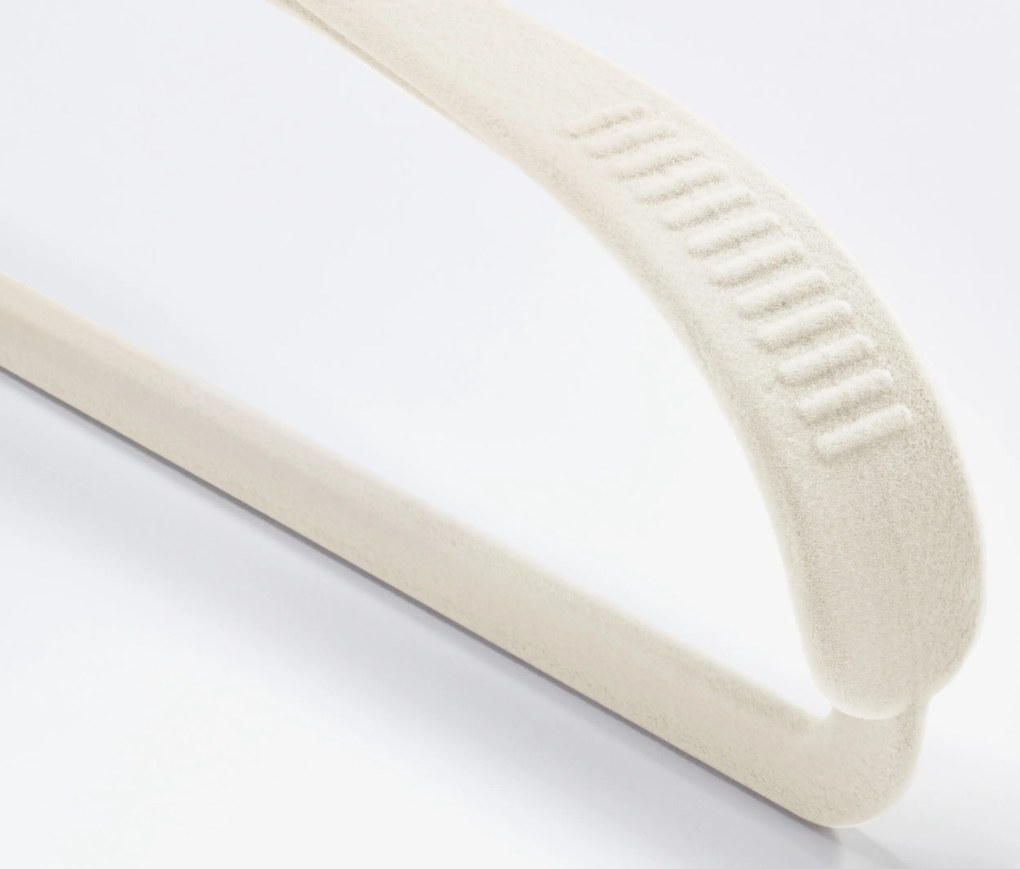 Vešiaky na šaty s rozšírením v oblasti pliec, 4 ks