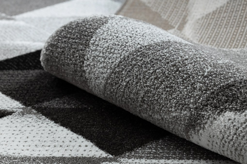 Koberec INTERO PLATIN 3D Trojuholníky, sivý