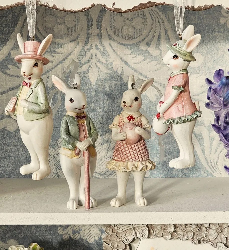 Závesná ozdobná dekorácia králičice v šatách s vajcom - 4*4*10 cm