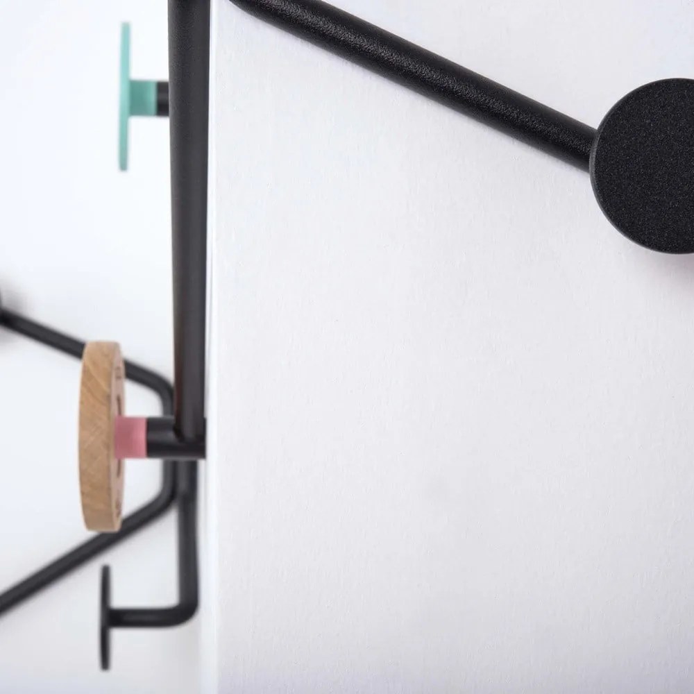 Čierny nástenný vešiak na vonkajší roh s mentolovozeleným detailom Gazzda Hook