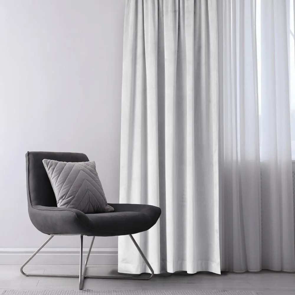 Biely zamatový dimout záves 140x270 cm Eyelets – Restilo