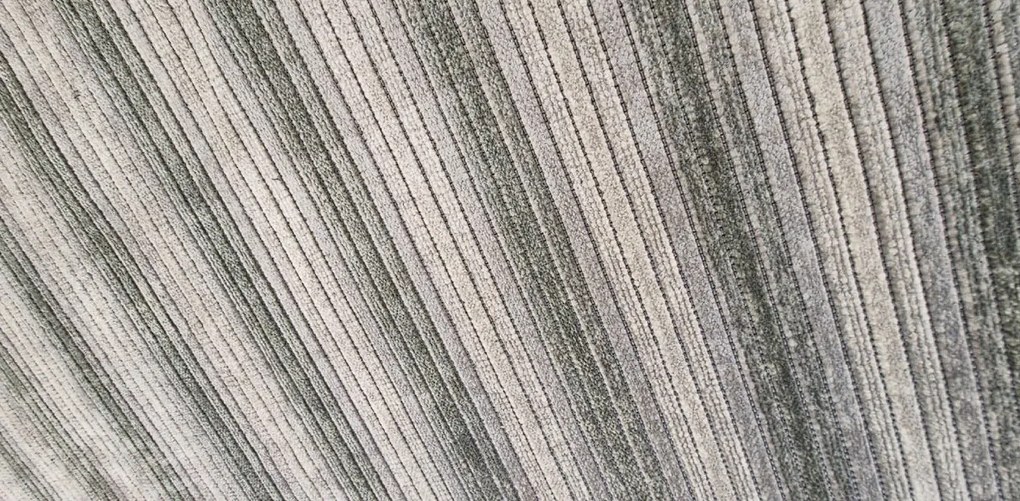 Koberec Saloon Grey – sivý pruhovaný vzor, nízky vlas Rozmer: 60x100 cm