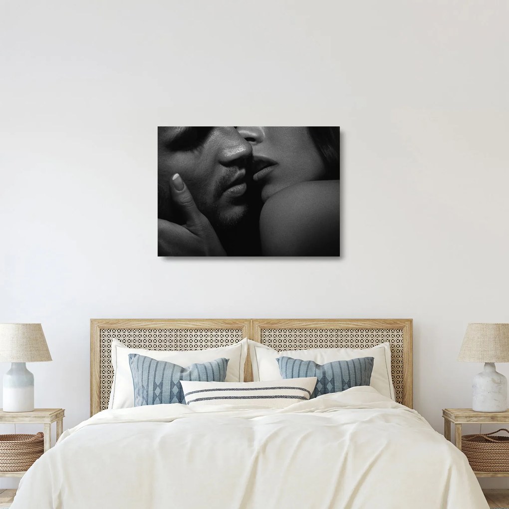 Sklenený obraz - Bozk, čiernobiela fotografia (70x50 cm)