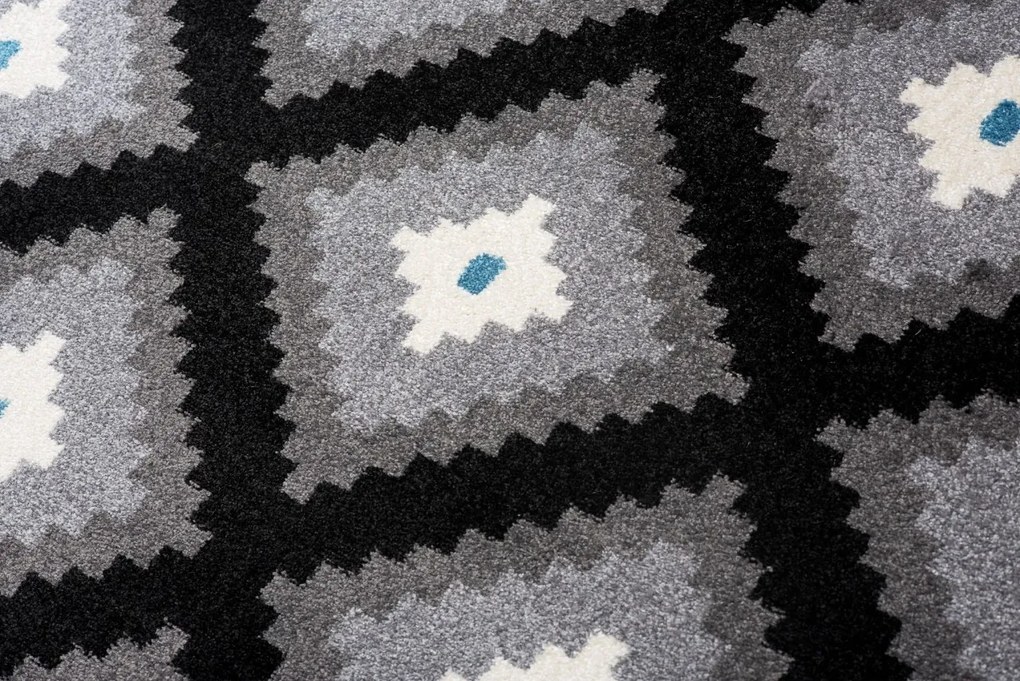 TA Koberec L885B ČIERNA MAROCKÁ O0X