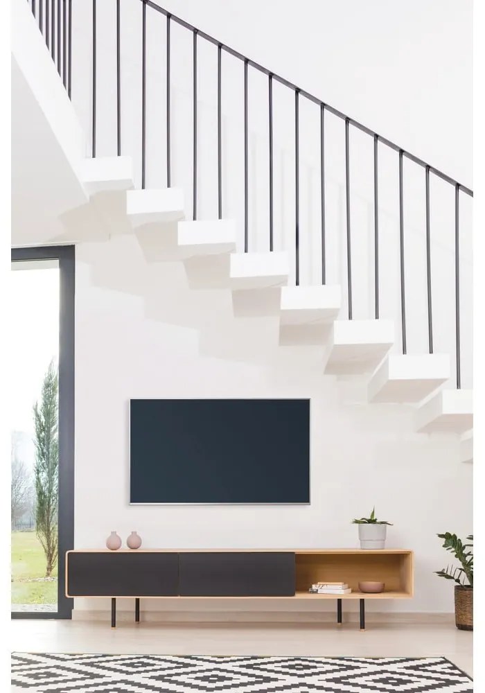 Čierny/v prírodnej farbe TV stolík z dubového dreva 200x48 cm Fina – Gazzda