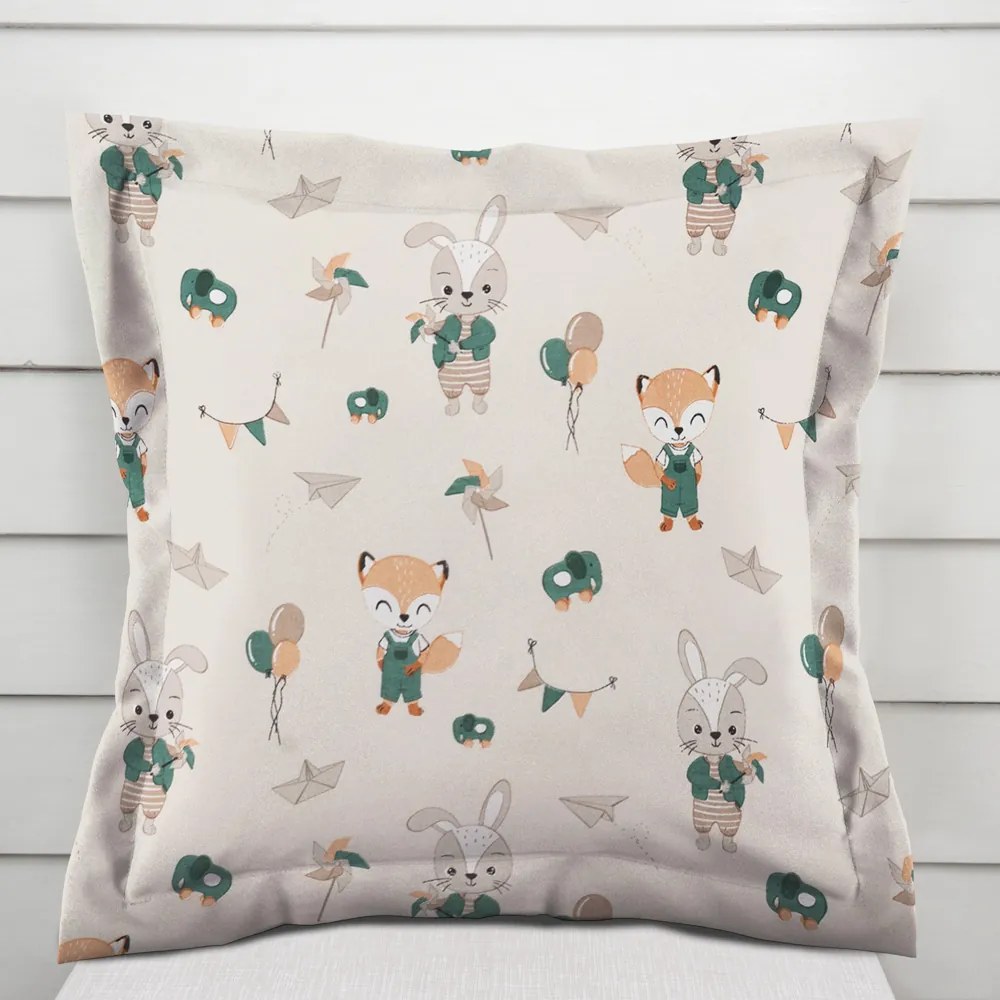 Biante Detská bavlnená obliečka na vankúš s lemom Sandra SA-701 Zajačiky a líšky s balónikmi - zelené na svetlo béžovom 30 x 50 cm