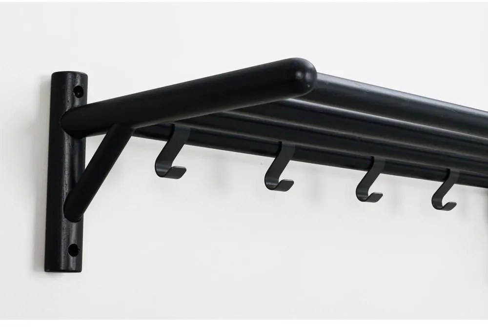 Čierny nástenný vešiak z dubového dreva Milford - Rowico