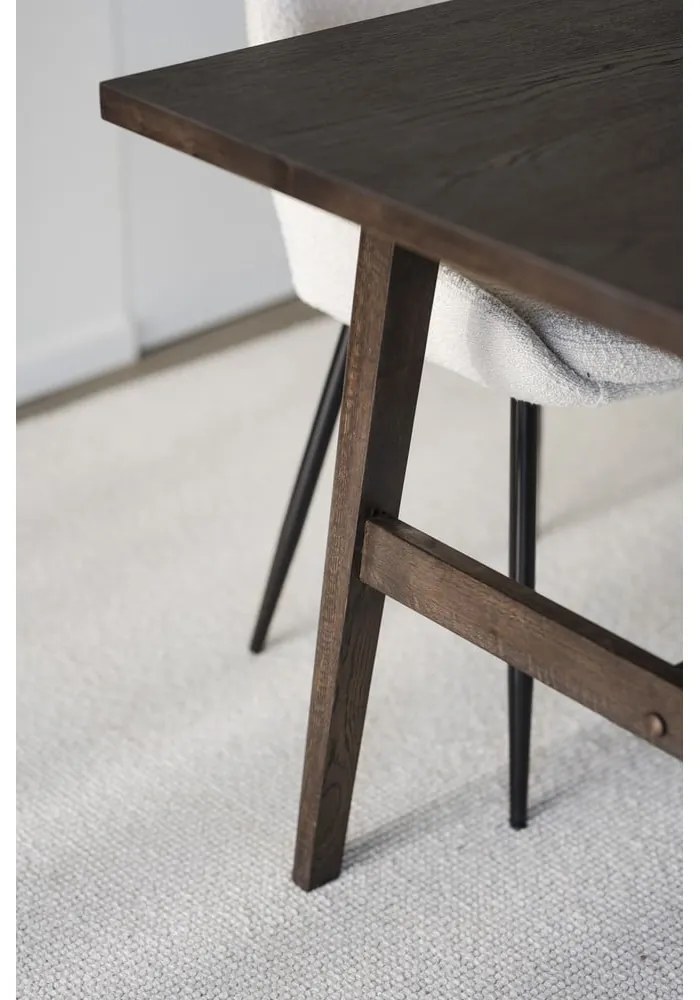 Tmavohnedý jedálenský stôl v dekore duba 100x220 cm Plainfield – Rowico