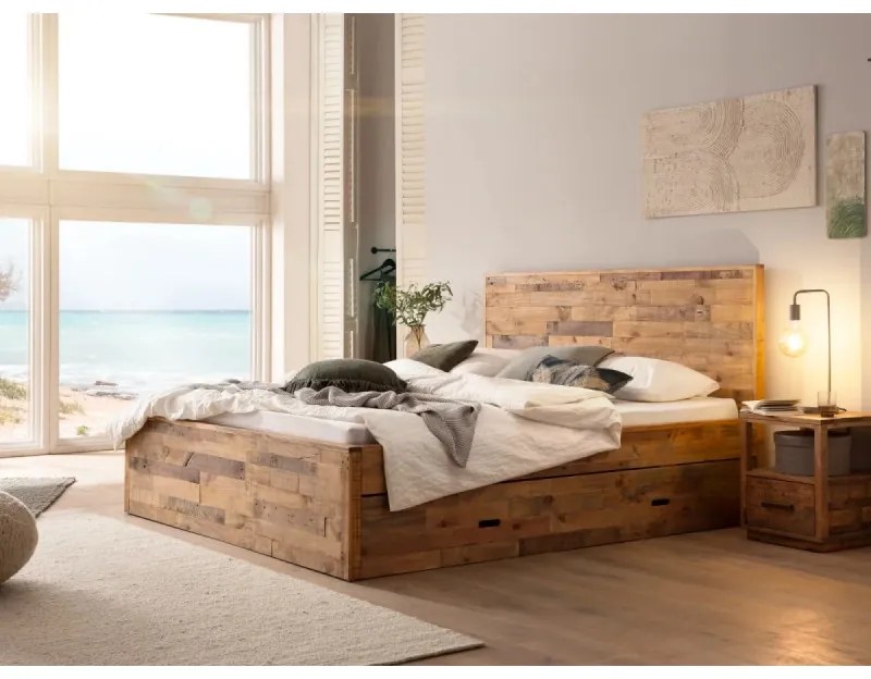 furniture-nabytek.cz - Masívny nočný stolík z borovice, lakovaný, prírodná farba – 40×40×50 cm