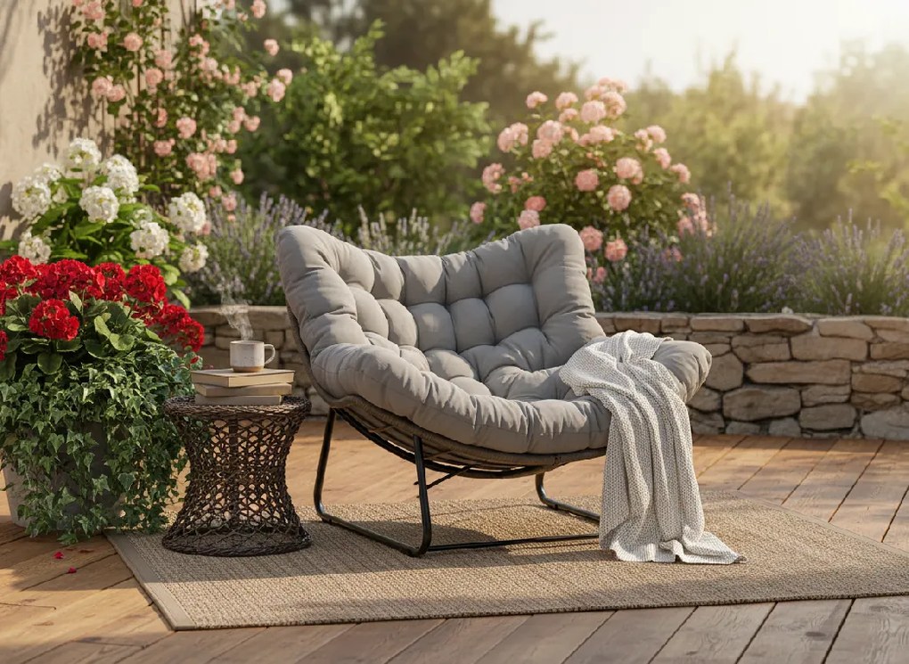 Garden Line Hojdacia stolička SVINGA 112 x 104 x 69 cm hnedý ratan, sivé vankúše