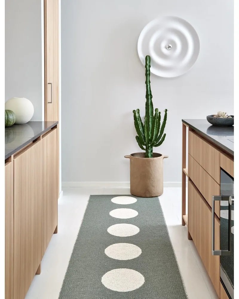 Zelený vnútorný a vonkajší koberec 70x90 cm Vera Army – Pappelina