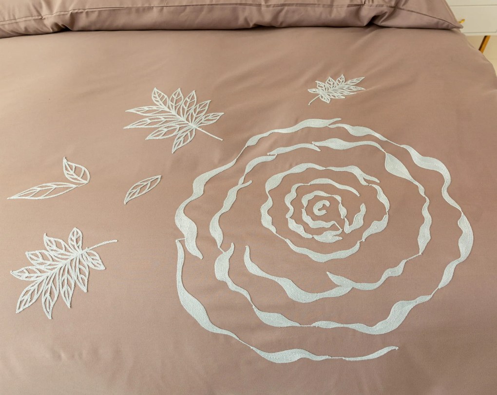Obliečky z mikrovlákna EMBROSA svetlohnedé Rozmer obliečky: 70 x 80 cm | 140 x 200 cm