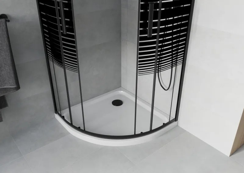Mexen Rio, štvrťkruhový sprchovací kút s posuvnými dverami 80(dvere) x 80(dvere) x 190 cm, 6mm číre sklo s pásikmi, čierny profil + biela sprchová vanička SLIM, 863-080-080-70-20-4110B