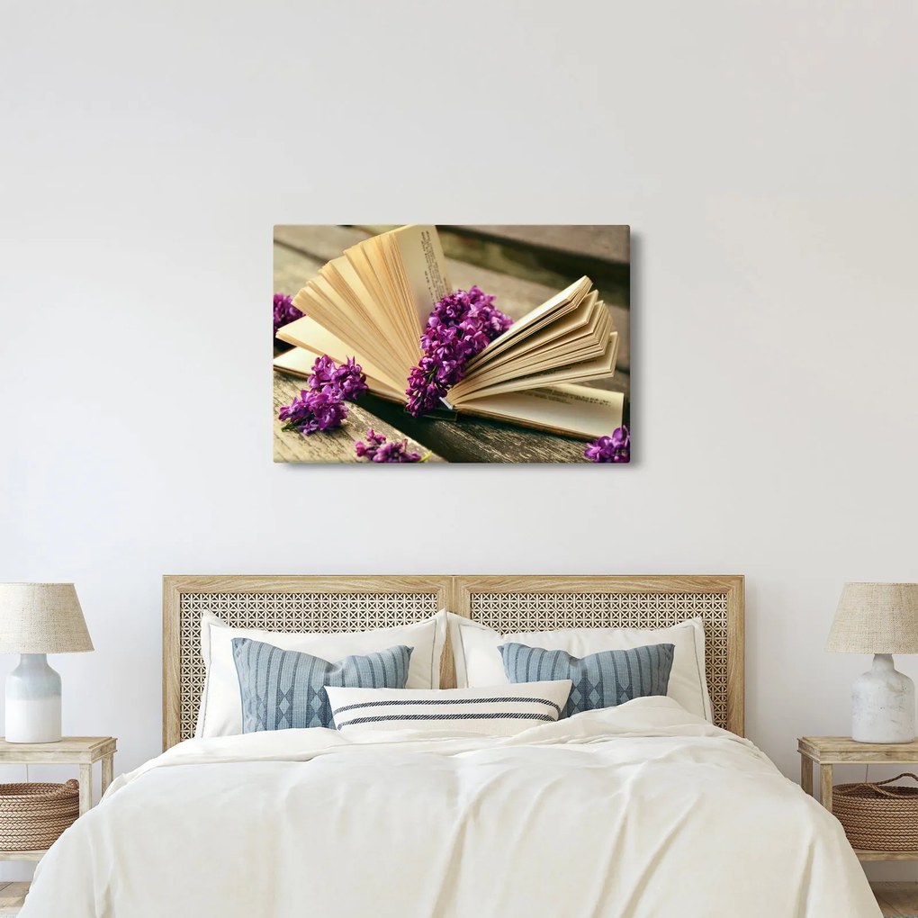 Obraz knihy a fialovej kvetiny (90x60 cm)
