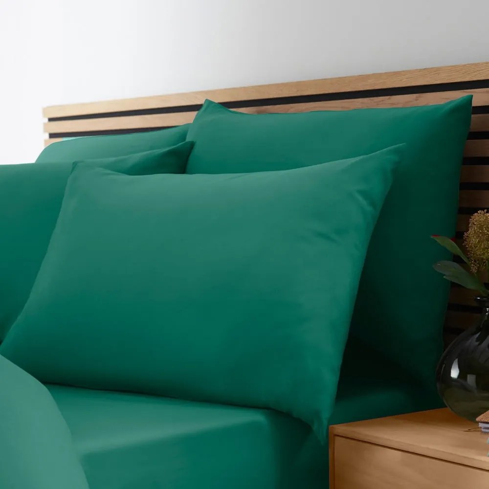 Tmavozelené obliečky na dvojlôžko z mikrovlákna 200x200 cm So Soft Easy Iron – Catherine Lansfield