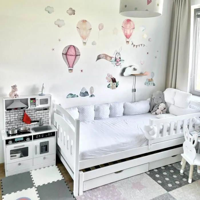 Dievčenské nálepky na stenu - Ružové balóny, zajac a domy