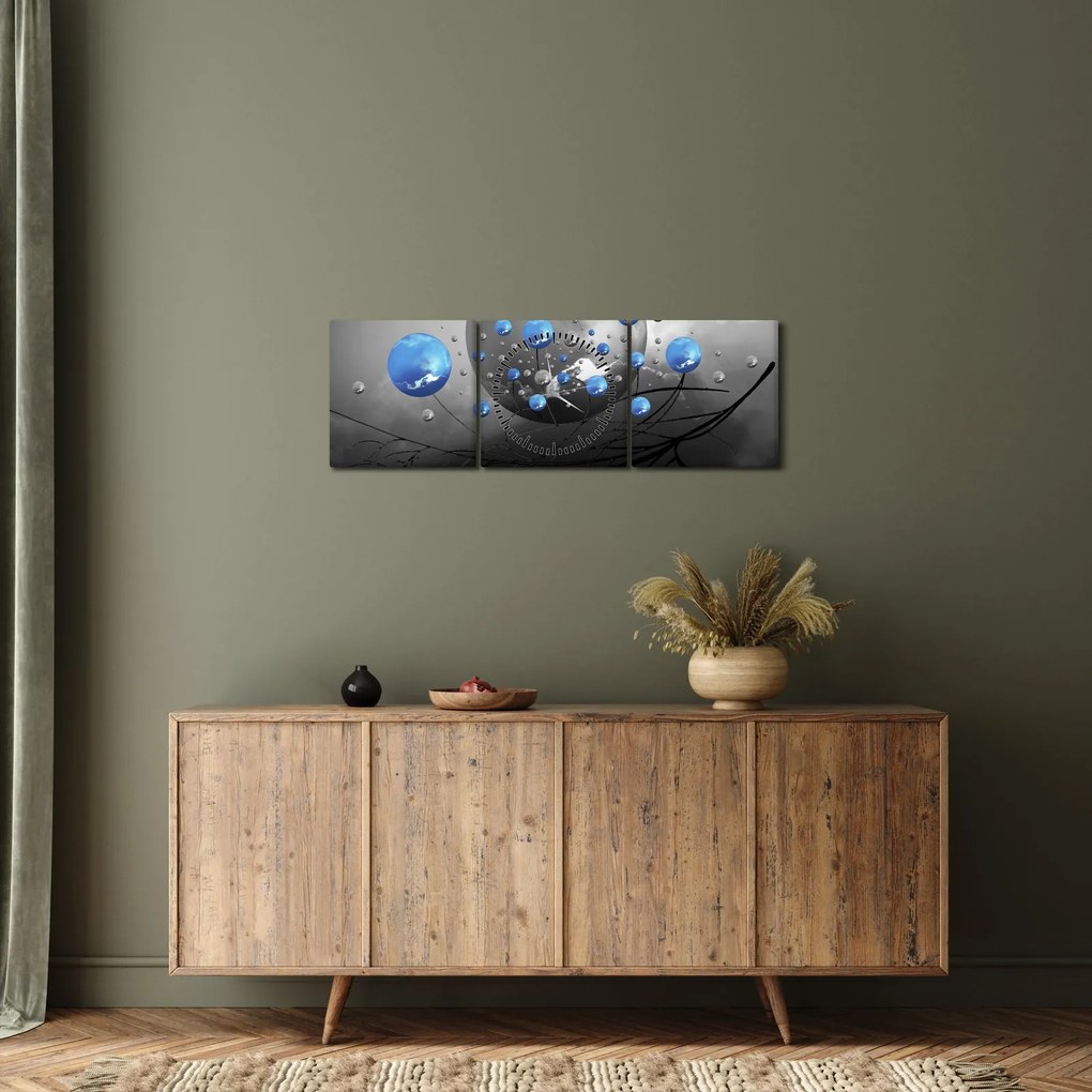 Obraz modrých abstraktných gulí (s hodinami) (90x30 cm)