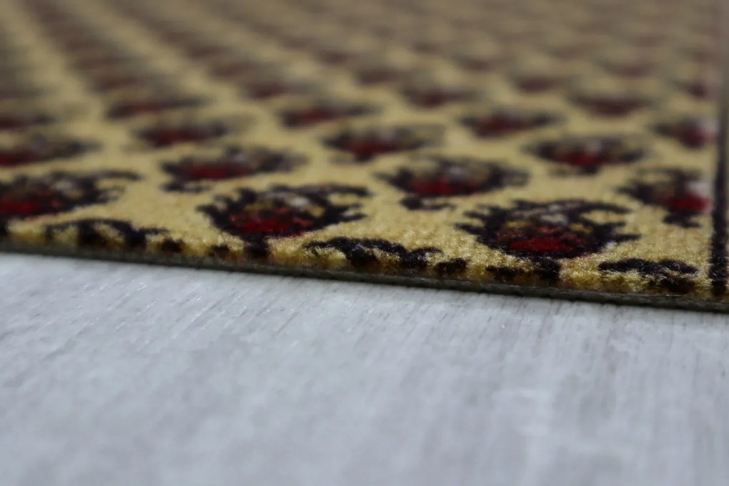 Protišmykový behúň na mieru Inca 30, šíre 67 cm, červená, chodba / predsieň, Associated Weavers