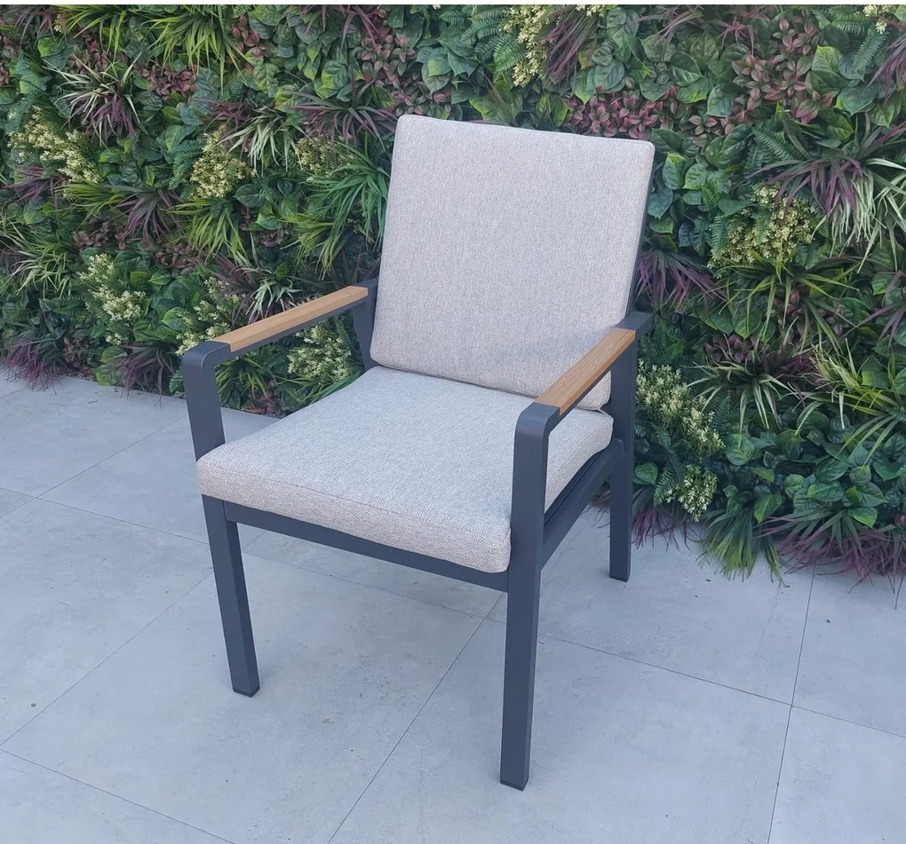 Záhradná jedálenská stolička EMOT antracit WPC so svetlou poduškou