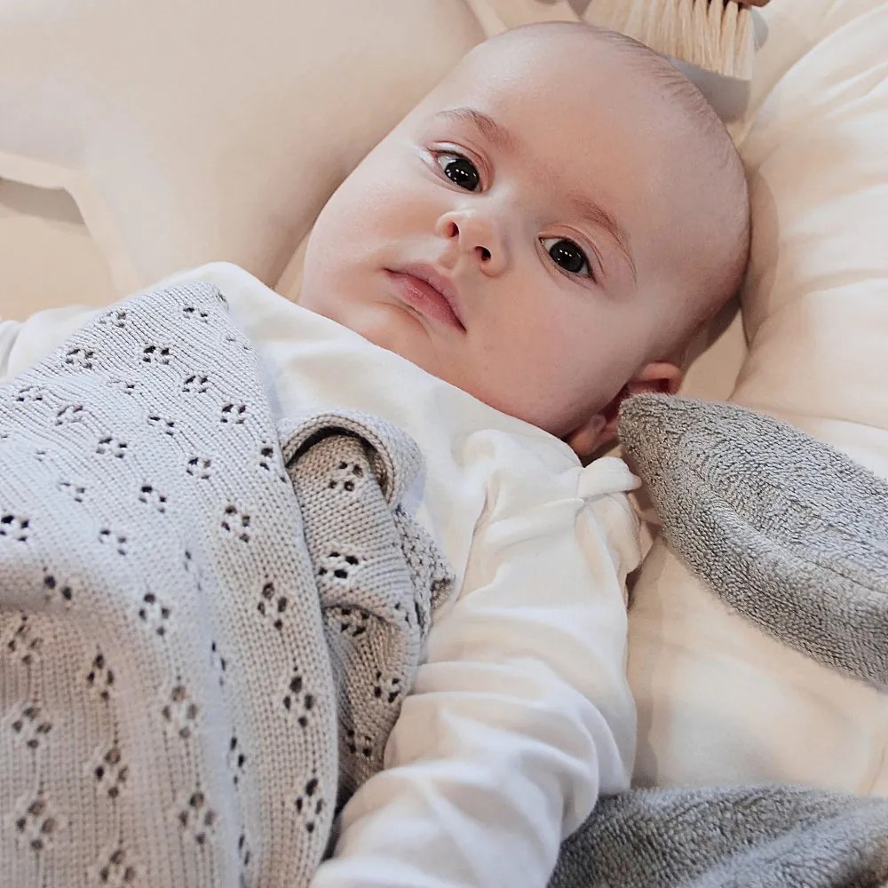 Bambusová prikrivka svetlo šedá 80×100 cm