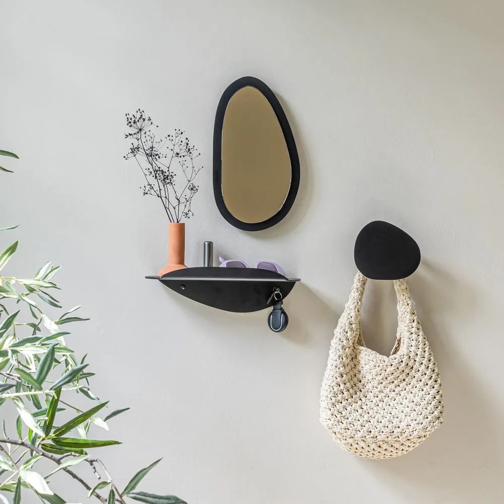 Čierny kovový nástenný vešiak 15 cm Mani – Spinder Design