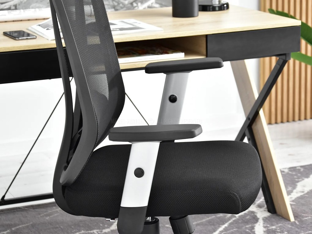 Stolička Fenty (čierna). Akcia -22%. Vlastná spoľahlivá doprava až k Vám domov. 1110502