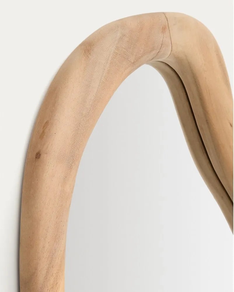 Nástenné zrkadlo s dreveným rámom 44x68 cm Selom – Kave Home