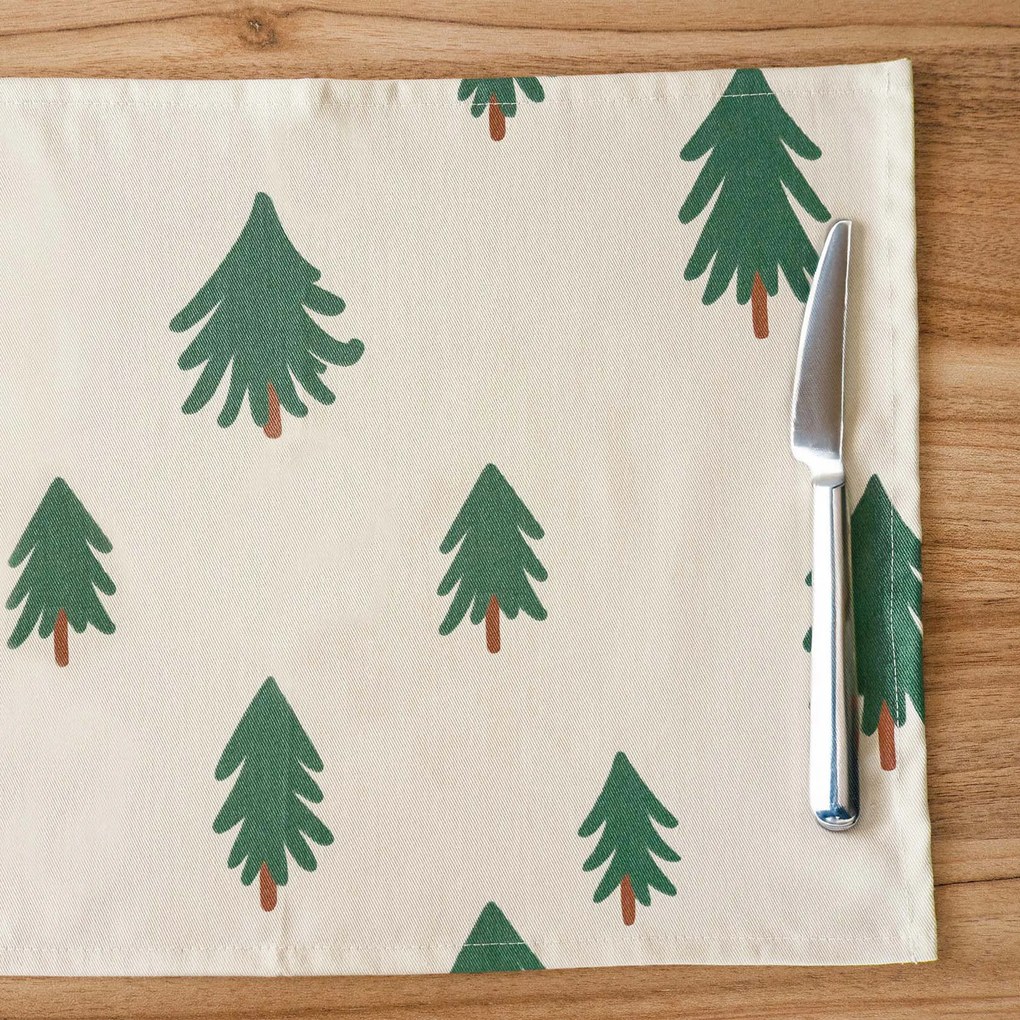 Goldea vianočné prestieranie na stôl z pevnej bavlny - stromčeky na režnom - sada 2ks 30 x 40 cm