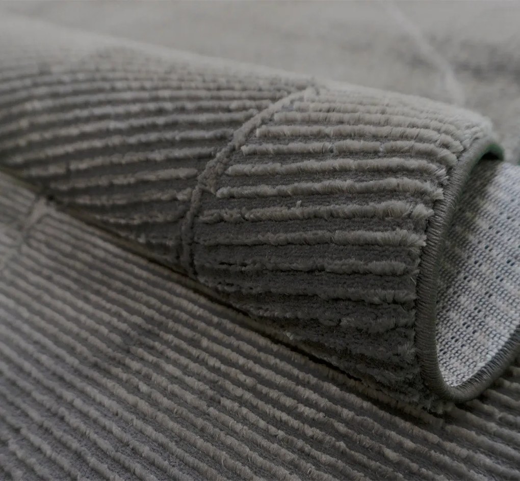 BE Koberec Zurich 1903 DARK GREY – sivý obdĺžnikový Rozmer: 140x190 cm