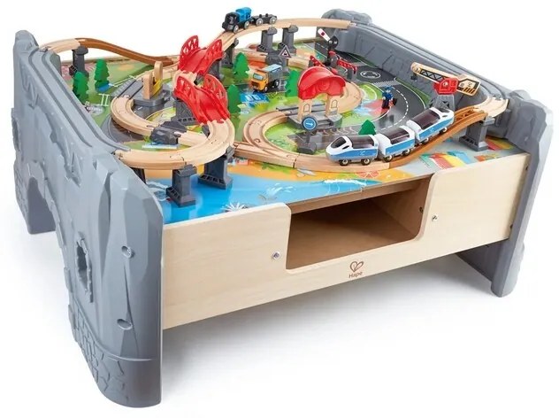 Hape Hrací stôl s vláčikodráhou 70 ks