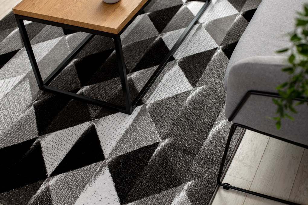 Koberec INTERO PLATIN 3D Trojuholníky, sivý