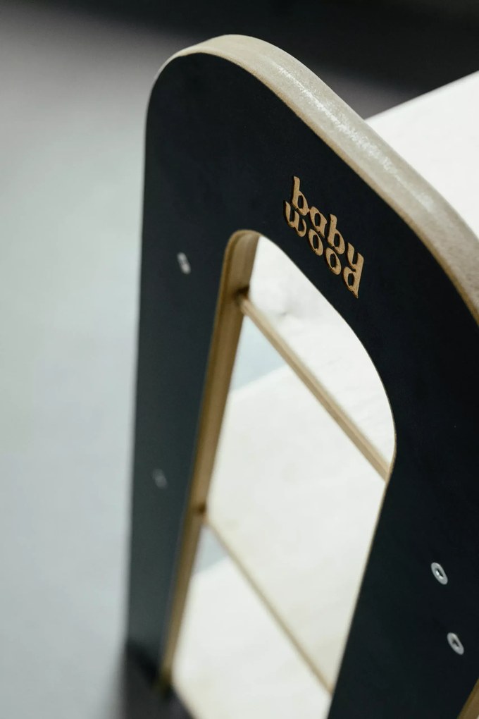 Regál / knižnica stredná