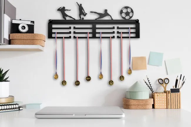 Nástenný vešiak na medaily FUTBAL čierny