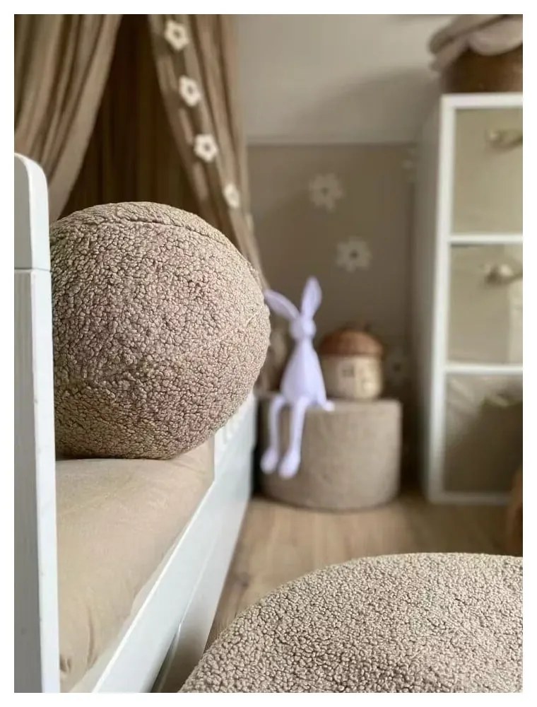 Svetlohnedý detský pohovkový vankúš z textílie buklé Ball – Wigiwama