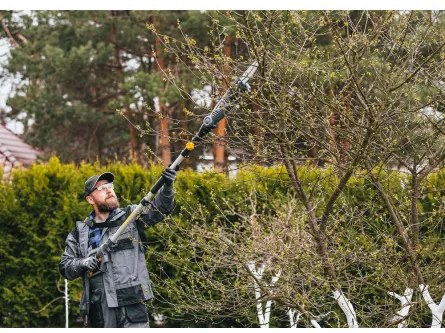 Elektrická reťazová píla na vysúvači Powermat PM-EPW-1000 | 1000W | teleskop 240 cm PM0502