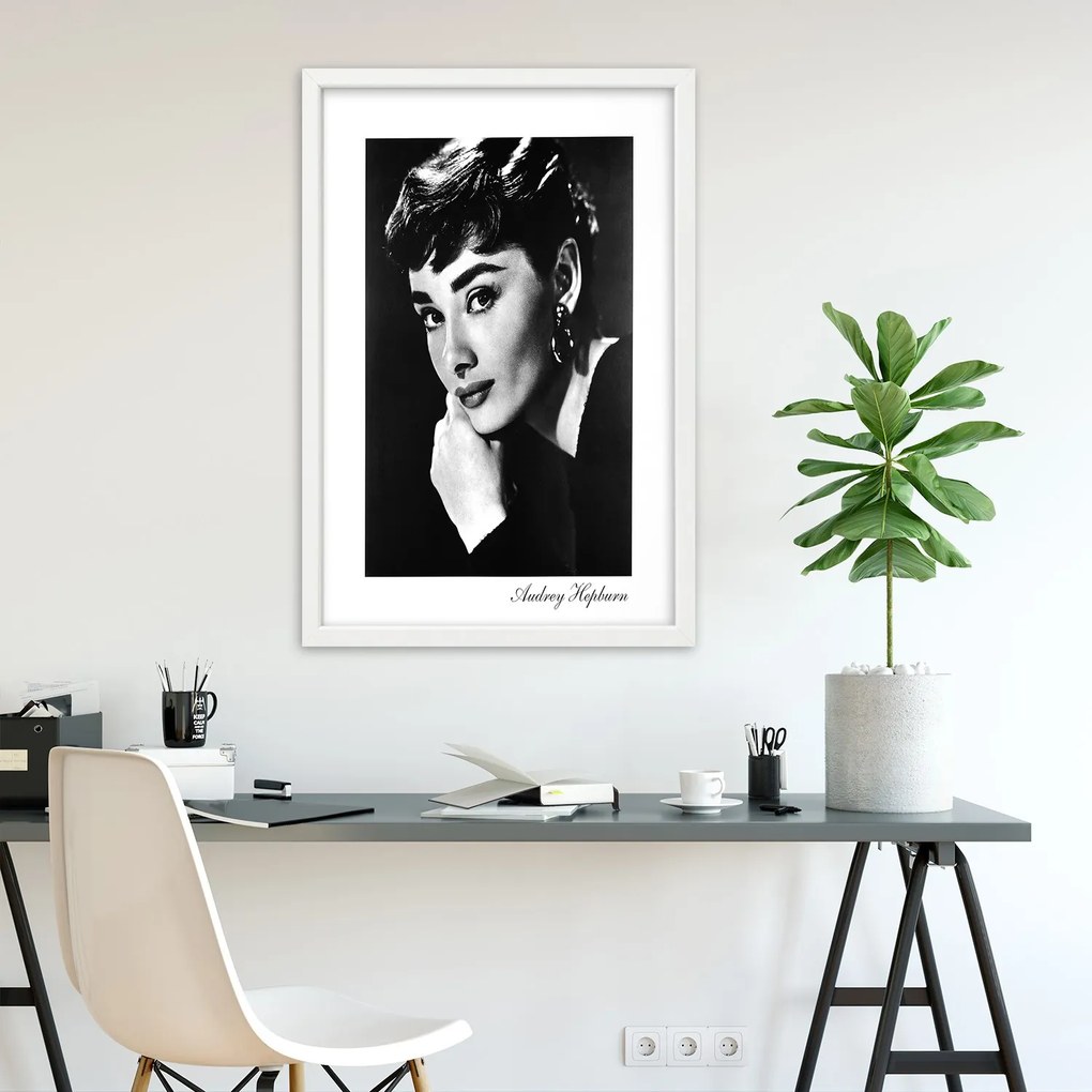 Gario Plagát Portrét Audrey Hepburn Farba rámu: Bez rámu, Rozmery: 20 x 30 cm