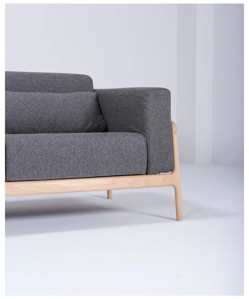 Tmavosivá pohovka s konštrukciou z dubového dreva Gazzda Fawn, 180 cm